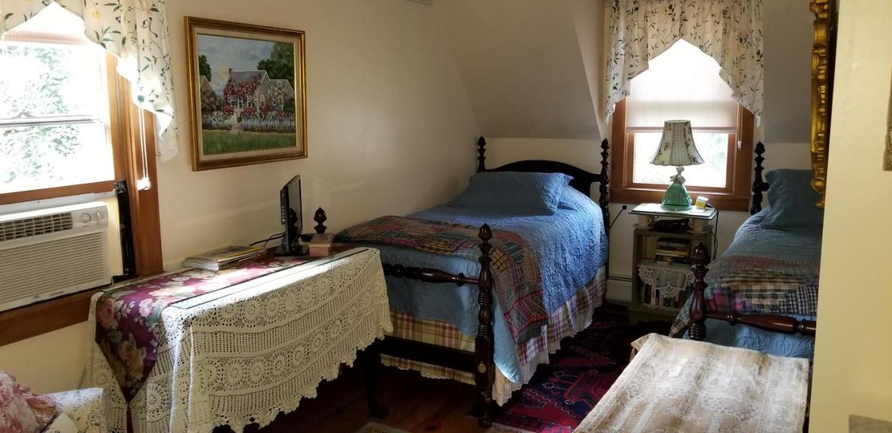 Eastgate Inn B&B 레녹스 외부 사진
