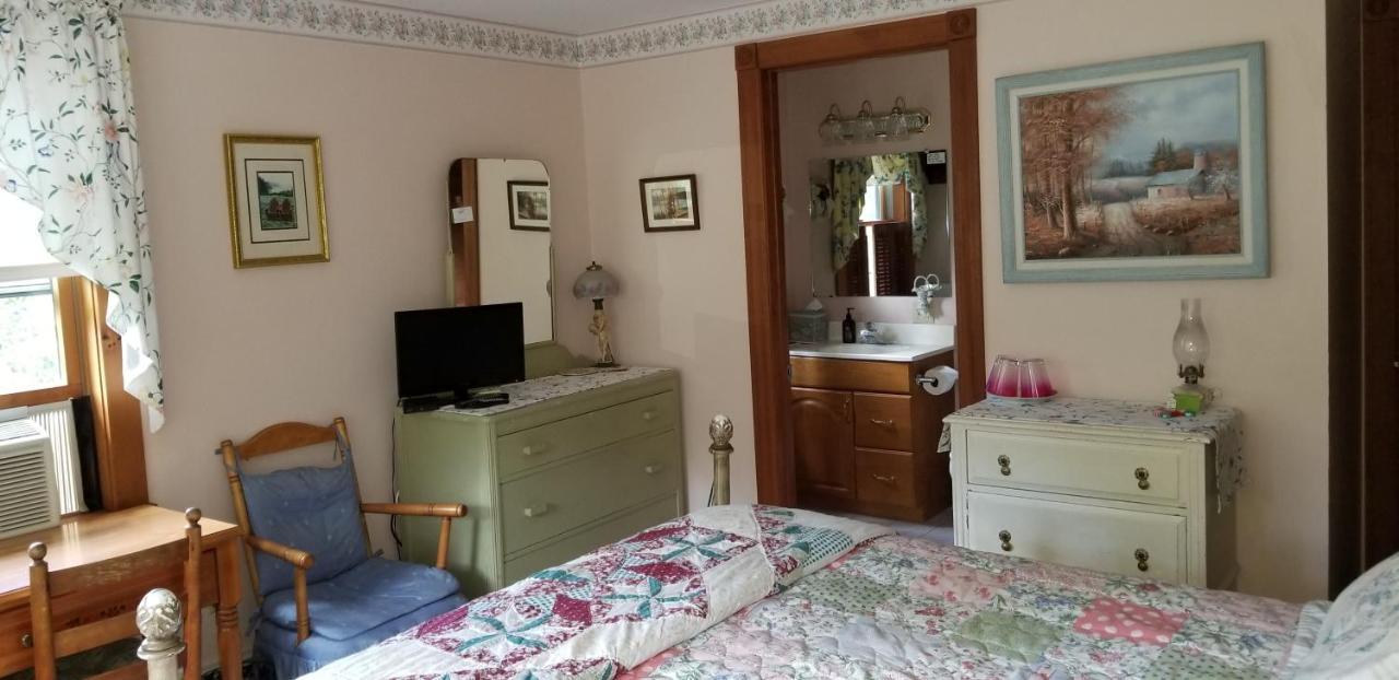 Eastgate Inn B&B 레녹스 외부 사진